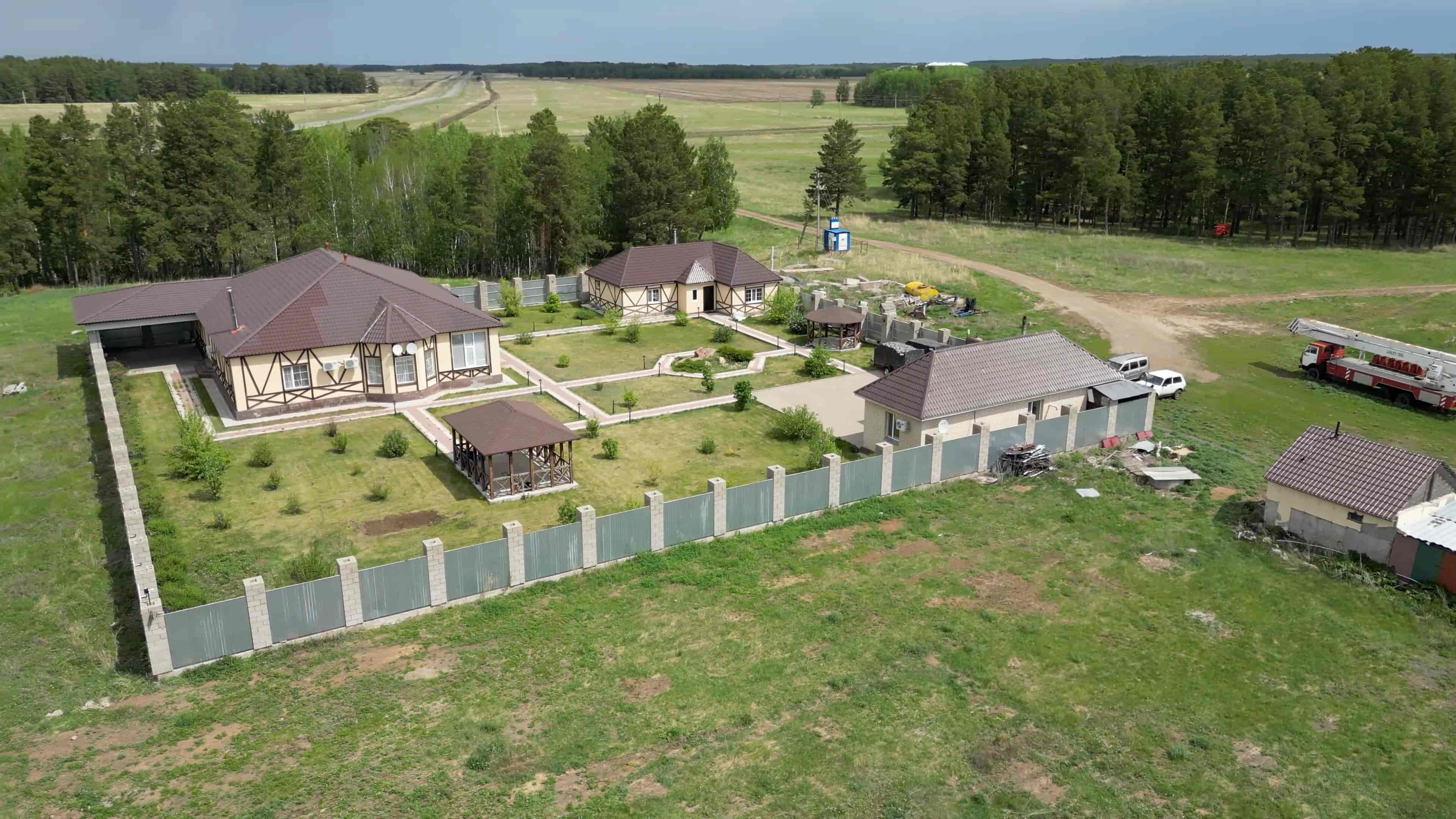 Широкий план — степи и лес